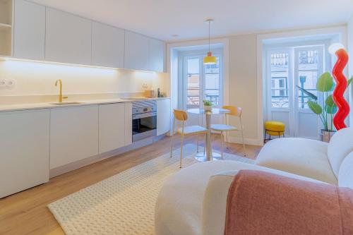 Bright & Stylish Renovated flat in Heart of Chiado