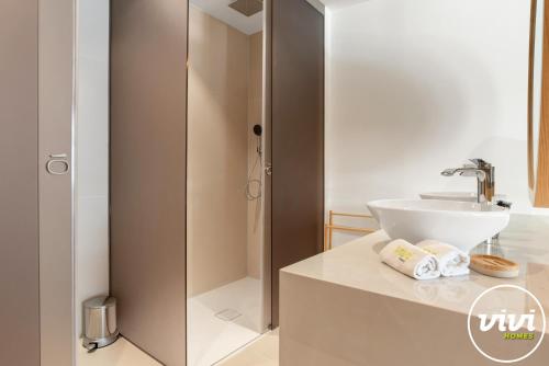 ViVi Homes - Brinkmann - Modern - Plunge Pool - Terrace