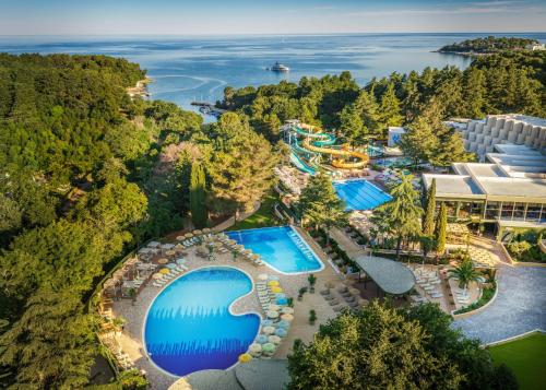an aerial view of the pool at the resort at Valamar Diamant Hotel in Poreč