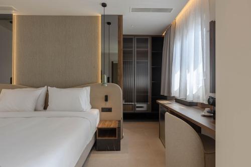 Nesean Plaza Hotel
