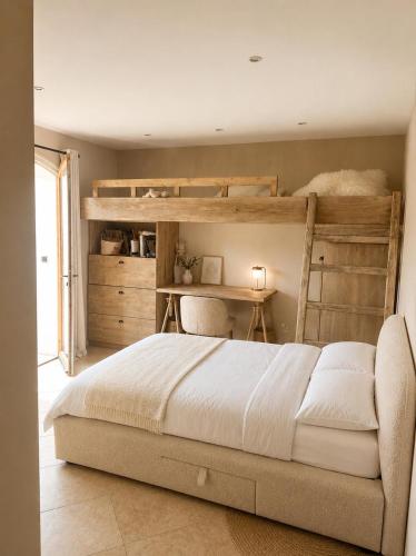 Les Hauts de Constance, Swimming Pool & Cabin