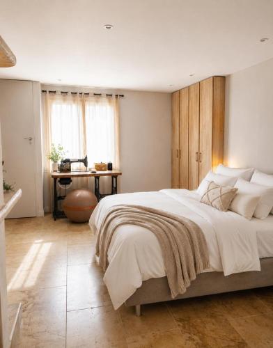Les Hauts de Constance, Swimming Pool & Cabin