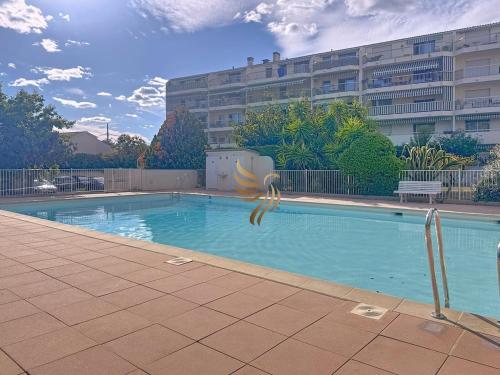 Édenia, AC,balcony swimming pool, Wi-Fi & parking