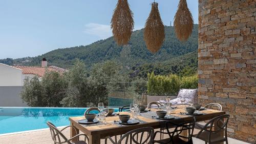 Super Luxury Skiathos Villa Five-Bedroom Villa Private Infinity Pool