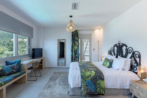 Super Luxury Skiathos Villa Five-Bedroom Villa Private Infinity Pool