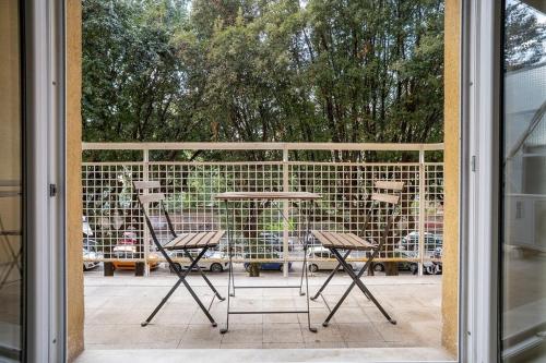 Modern 2BR Apt w-Balcony e AC near VaticanMuseums