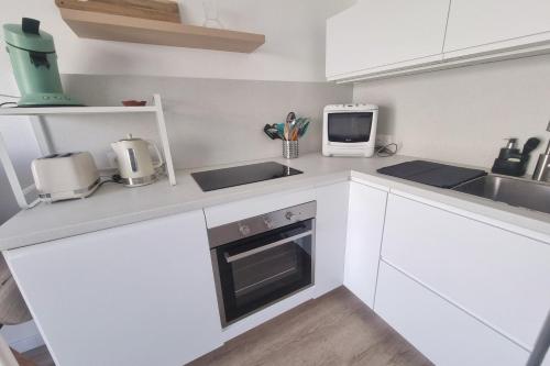 AC studio with balcony in central Arcachon
