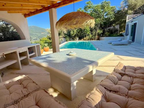 Villa 'Maison Magnolia' with Infinity Pool & Sea View