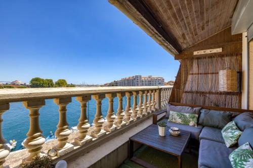 T3 avec TERRASSE avec VUE EXCEPTIONNELLE sur les QUAIS de SETE