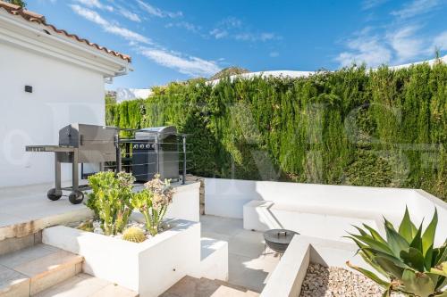 Exclusive 4BR Family Villa with Pool & BBQ REMS
