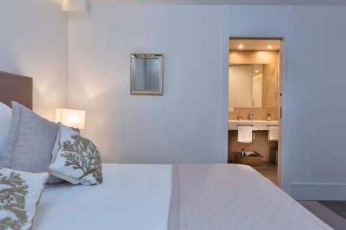 210 Puerto Banus Marbella best Front Line Sea View