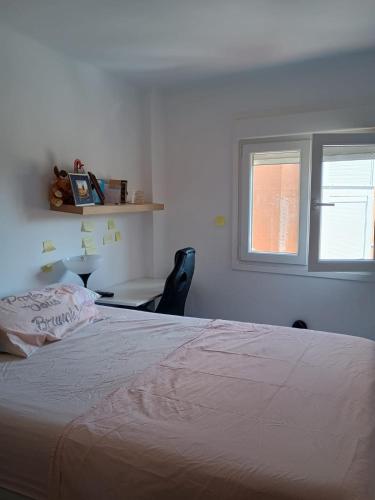 Habitación con cama doble en Plaza Castilla en piso compartido