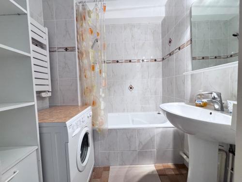 6-person apartment - 2 bedrooms - city center