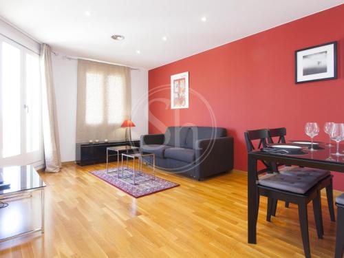 Passeig de Gràcia Apartment with Terrace and Views of Plaça Catalunya