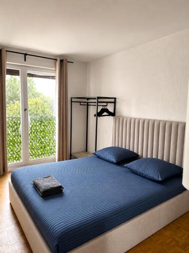 Spacious 2BR Flat with Balcony in Montparnasse