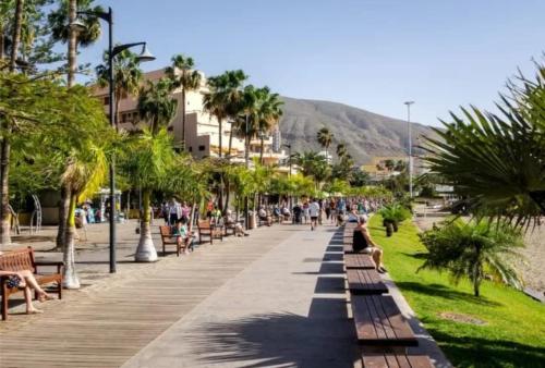 Apartment with mountain views in Los Cristianos