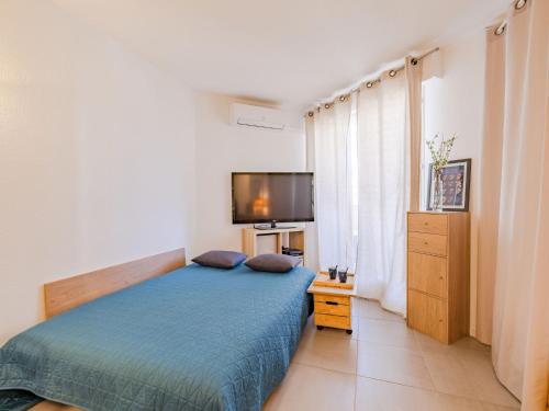 Studio Régina-15 by Interhome