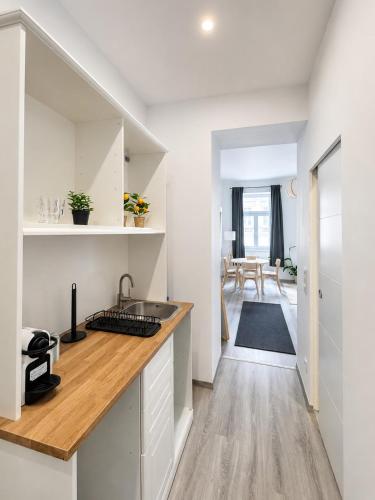 NEW! Fully furnished studio in Center