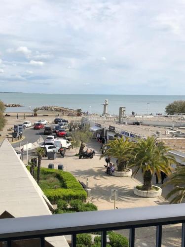 Grand studio climatisé face à la mer