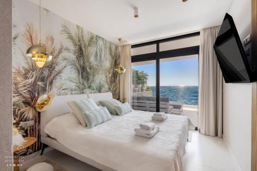 Sunset Cliffs Apartment - High Floor - Sea View