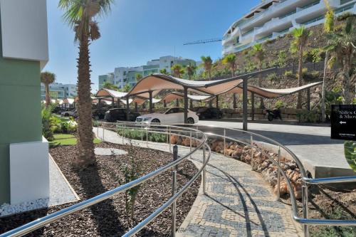 Luxe Golf View Penthouse Spa, 2 Terraces & Gym