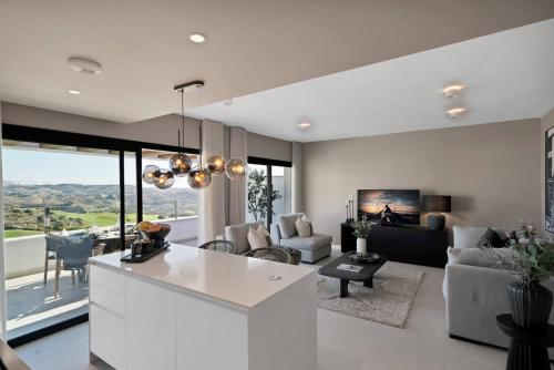 Luxe Golf View Penthouse Spa, 2 Terraces & Gym