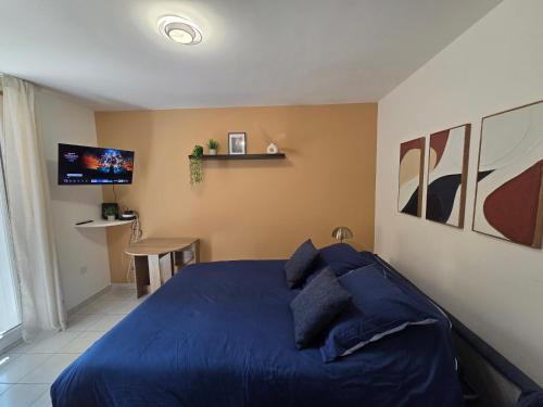 Valery Promenade Studio