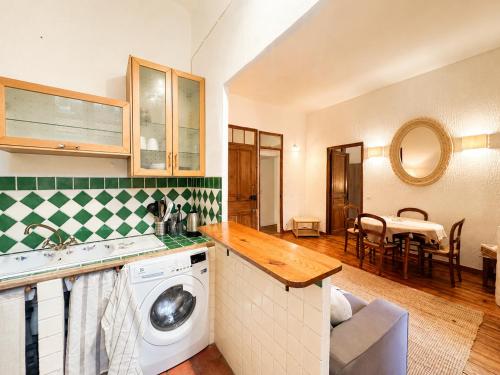 Appartement hyper centre Cannes 2 chambres balcon