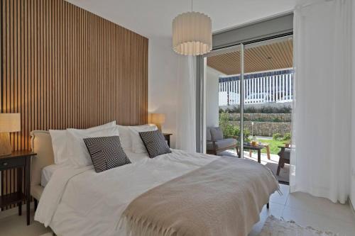 Marbella Beachside Apt Pool, Gym & Terrace