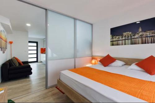 Trendy&Sunny App-Balcony, Great Location, Telework