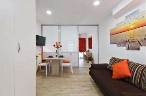 Trendy&Sunny App-Balcony, Great Location, Telework