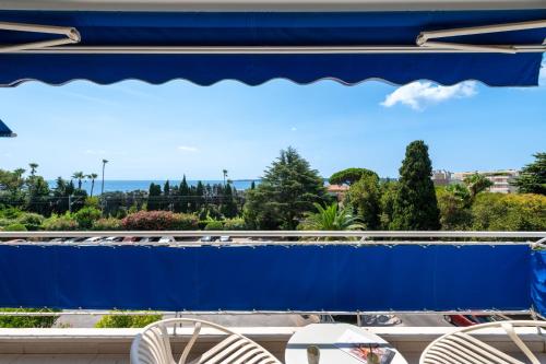2-Br Sea-View Apartment East Cannes