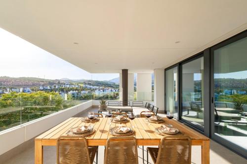 Modern Apartment with Golf View
