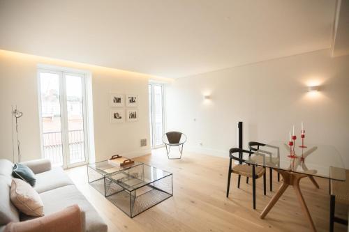 FLH Arroios Elegant Retreat with Pool & Parking