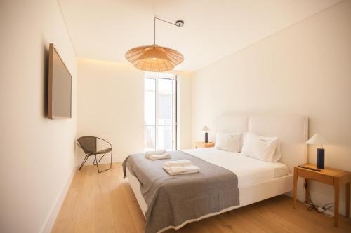 FLH Arroios Elegant Retreat with Pool & Parking
