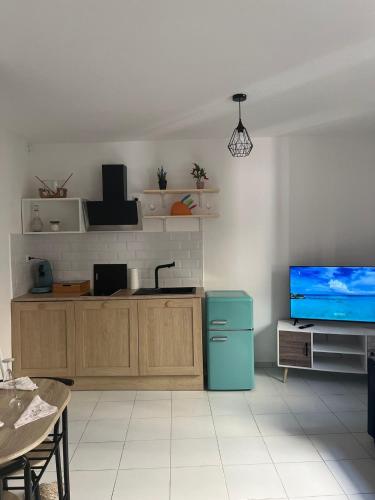 Cozy and bright Azur studio in Carcassonne