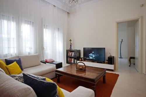 Alex Icon Residence