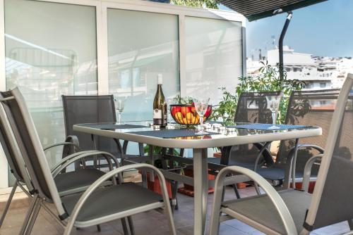 Piraeus Pasalimani Veranda for up to 6, near metro