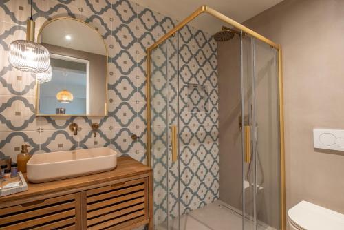 Vouliagmeni Suite 3 by Anothr