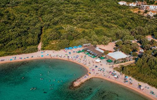 Apartment Babas near Babe beach