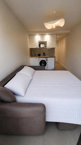 Blue Line - New Modern Studio With Terrace & AC