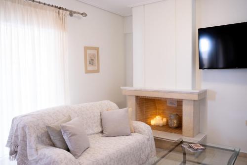 Rooftop Penthouse with City & Mountain Views, Private Parking - Next to the Metro