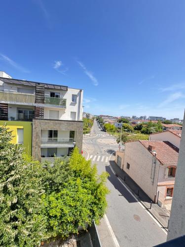 Modern 4-room apartment 3 bedrooms Netflix Parking