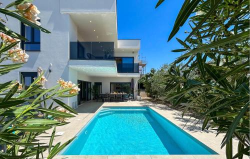 Gorgeous Home In Medulin