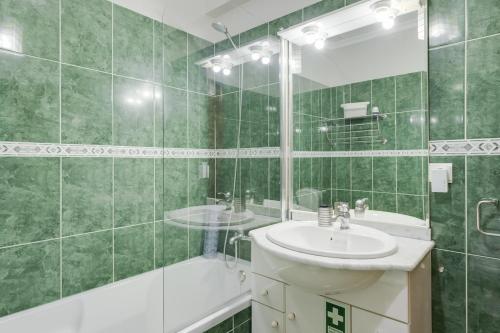 Ocean View Villa In Gaula, Madeira, Sleeps 6