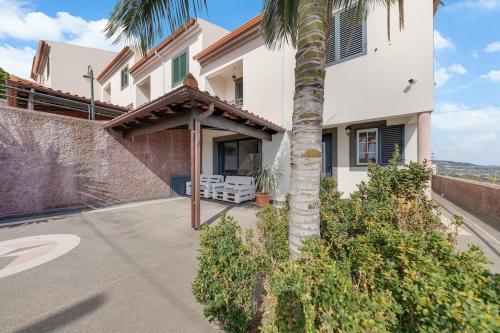 Ocean View Villa In Gaula, Madeira, Sleeps 6