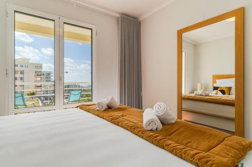 Funchal Apt Near Beach, Parking & 2 Balconies