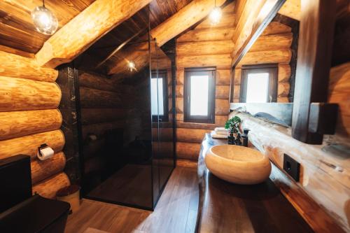a bathroom with a sink and a toilet in a room at Casa Di Giorgio in Borsa