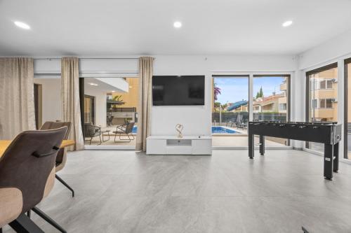 Modern Vila Tamara in Medulin by Istrabook