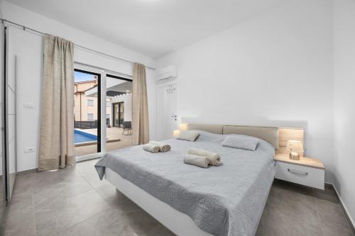 Modern Vila Tamara in Medulin by Istrabook